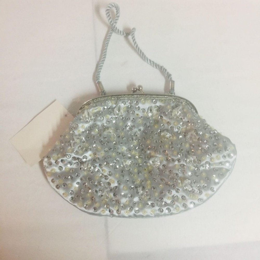 NWT Clutch Full of Sequence with clear beads Snap - Picture 6 of 8